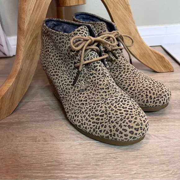 Toms Kala Desert Wedge Suede Ankle Booties Cheetah Leopard Print Size 8 - Picture 2 of 7